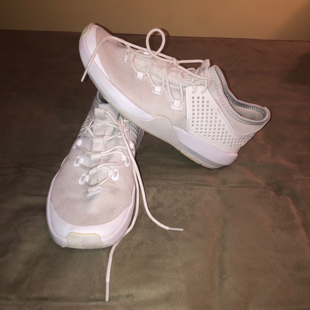 Jordan Eclipse tennis shoes